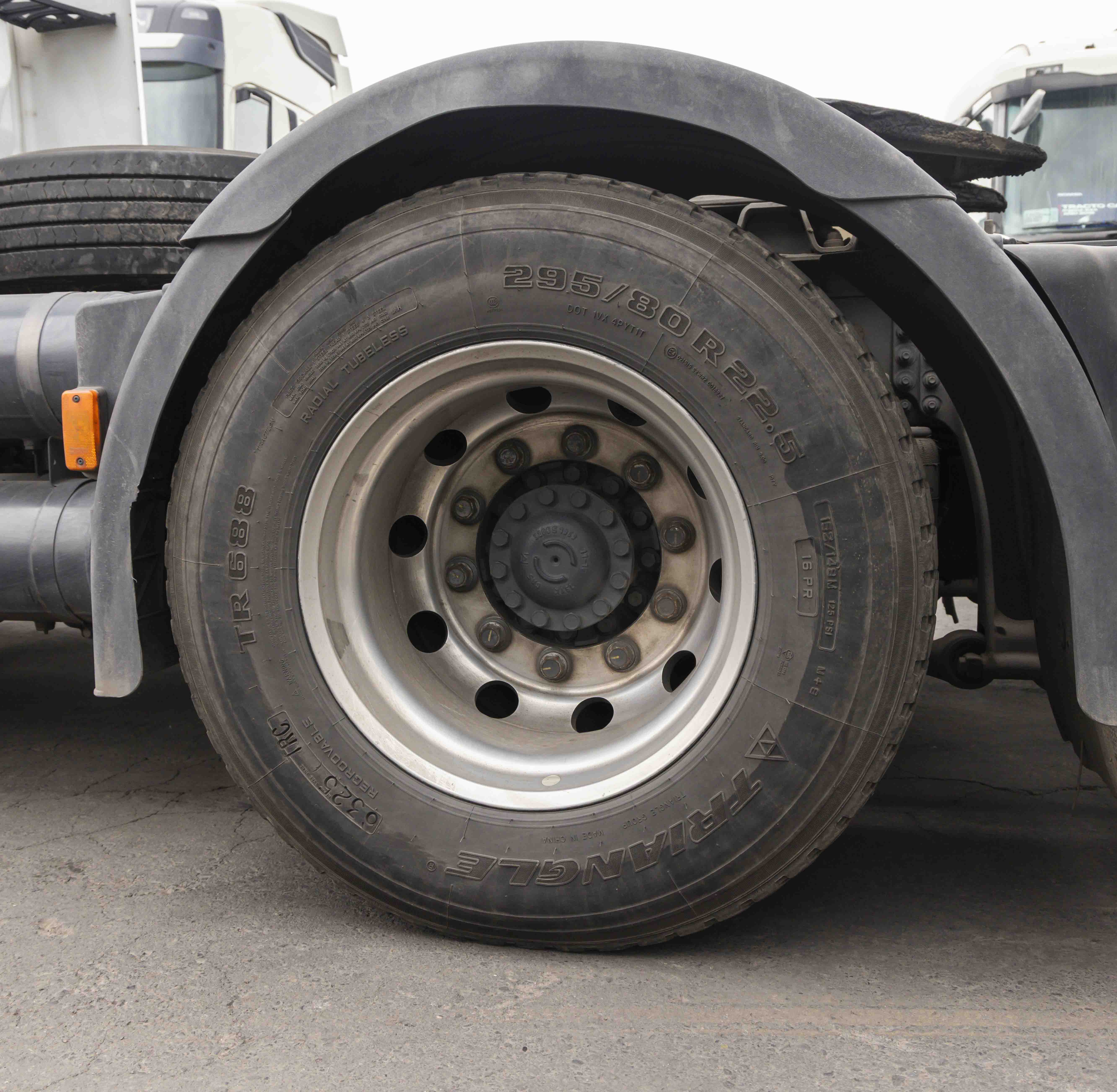 TRACTO CAMION IVECO 131