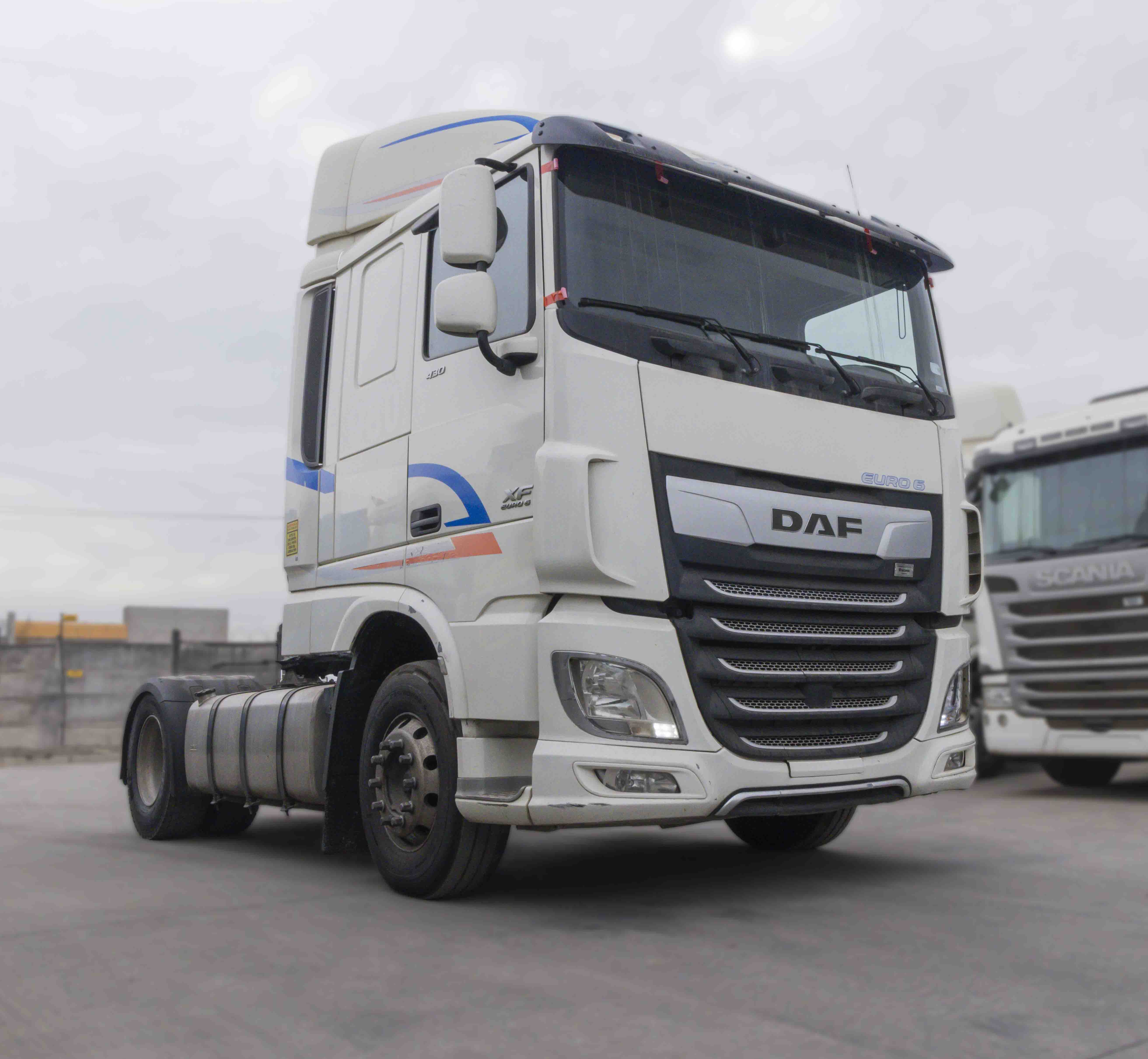 TRACTO CAMION DAF 141