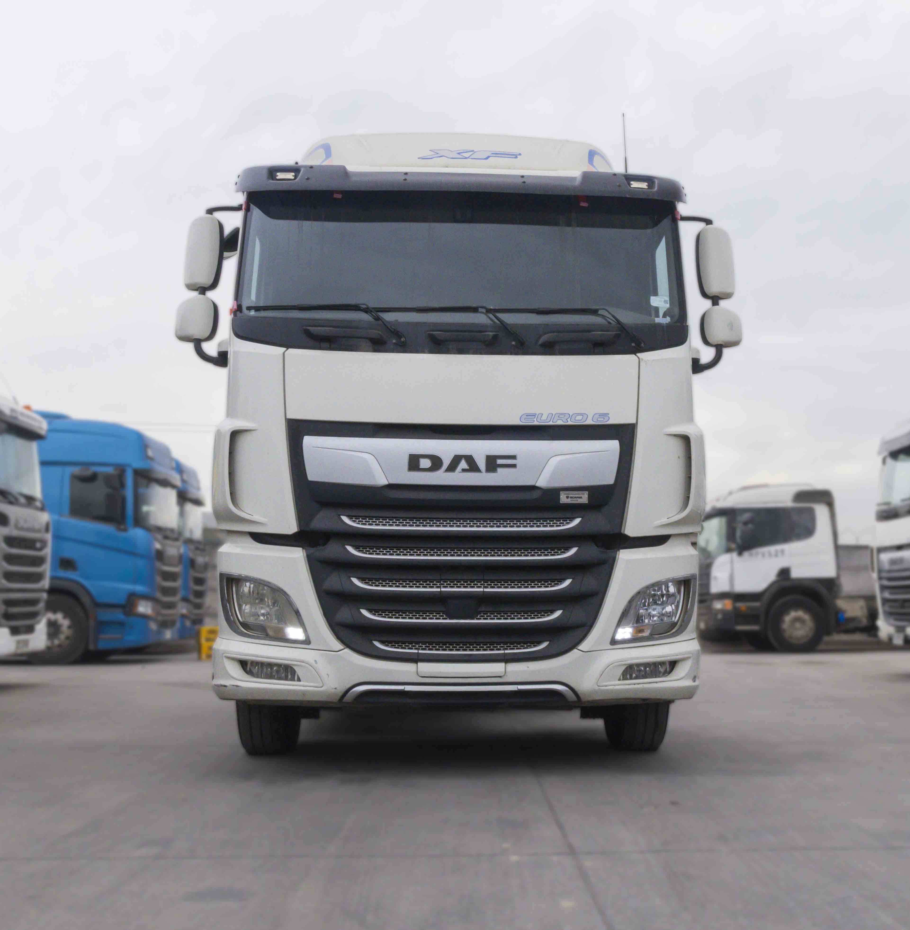 TRACTO CAMION DAF 141