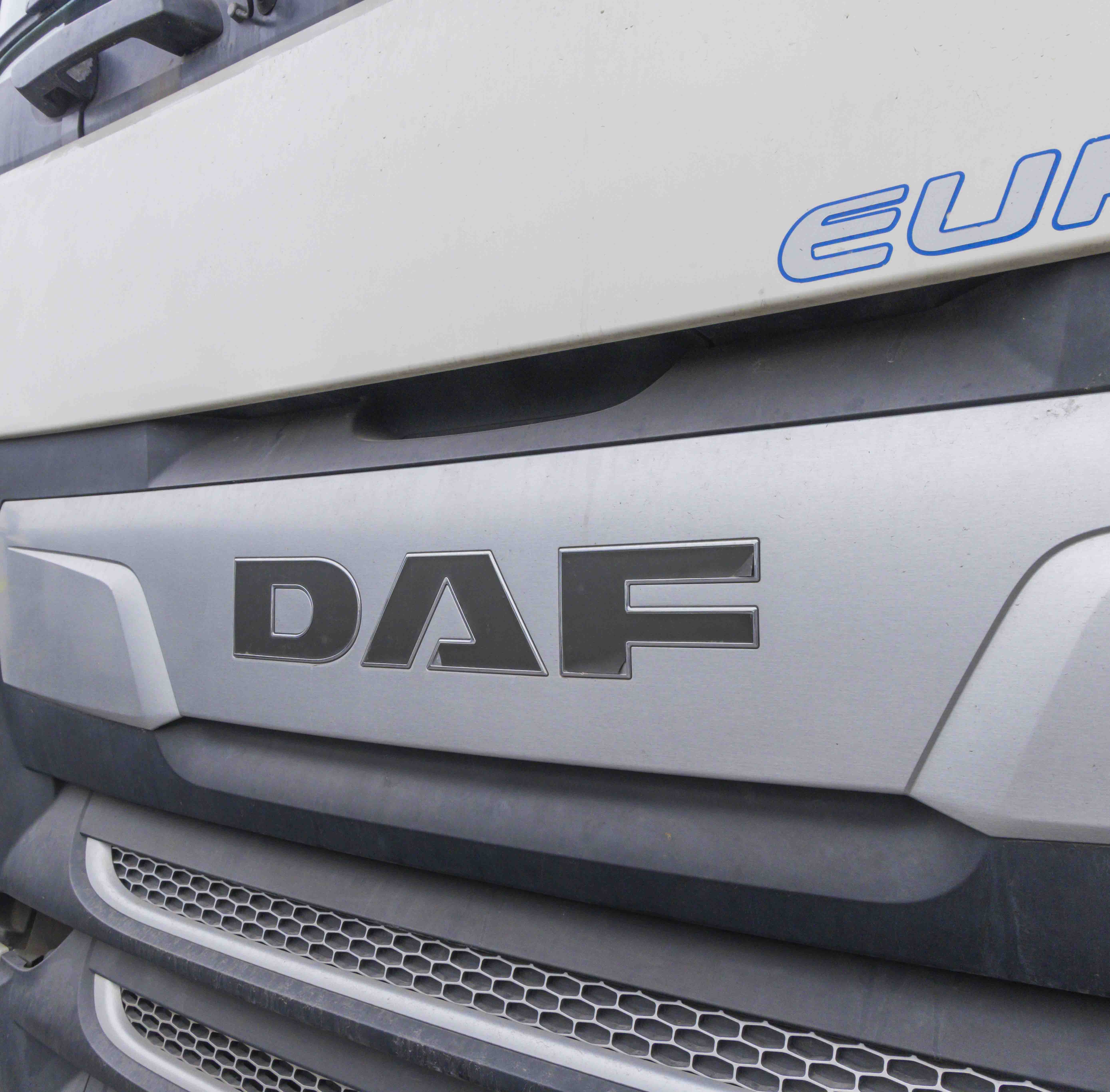 TRACTO CAMION DAF 141