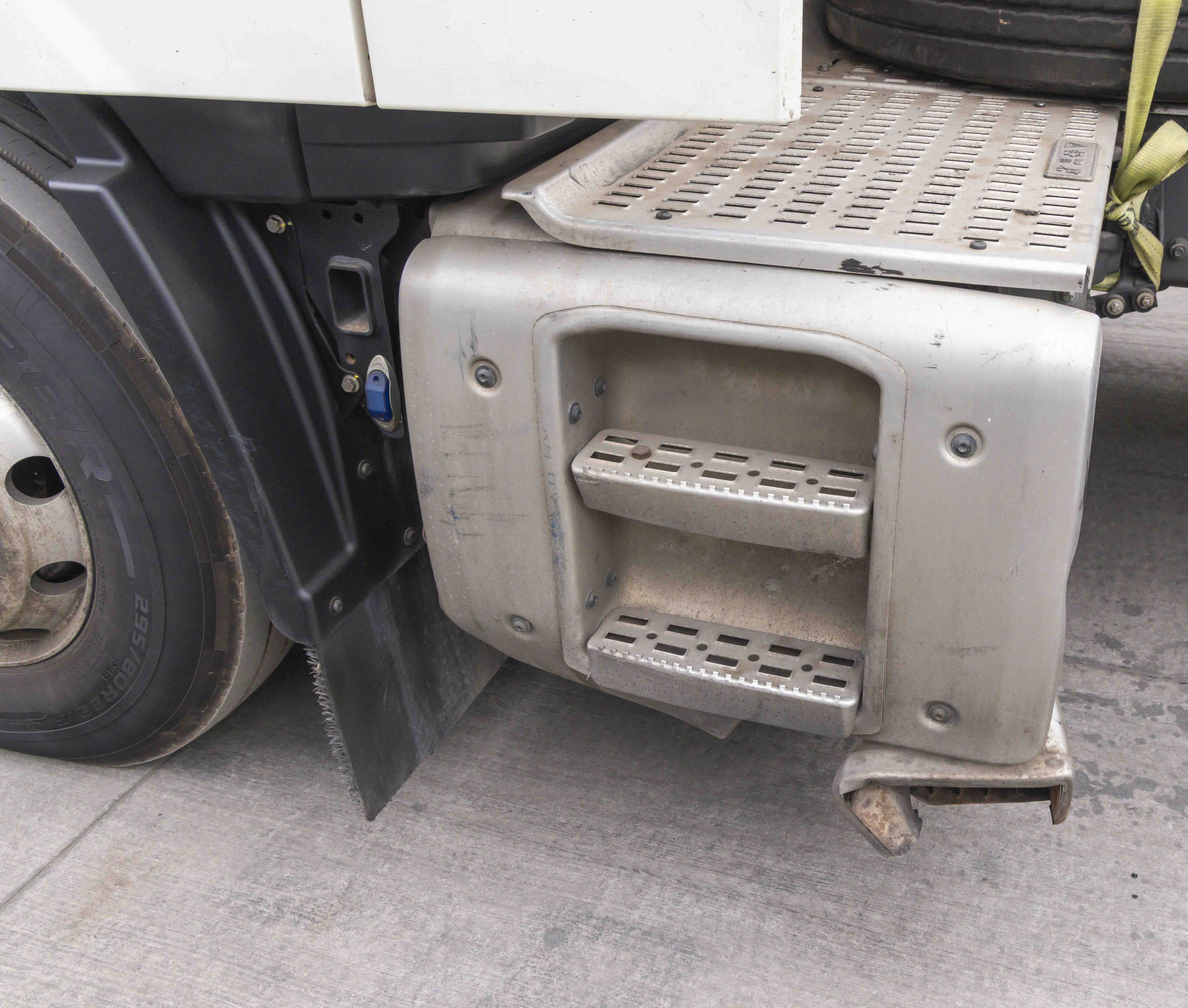 TRACTO CAMION DAF 141