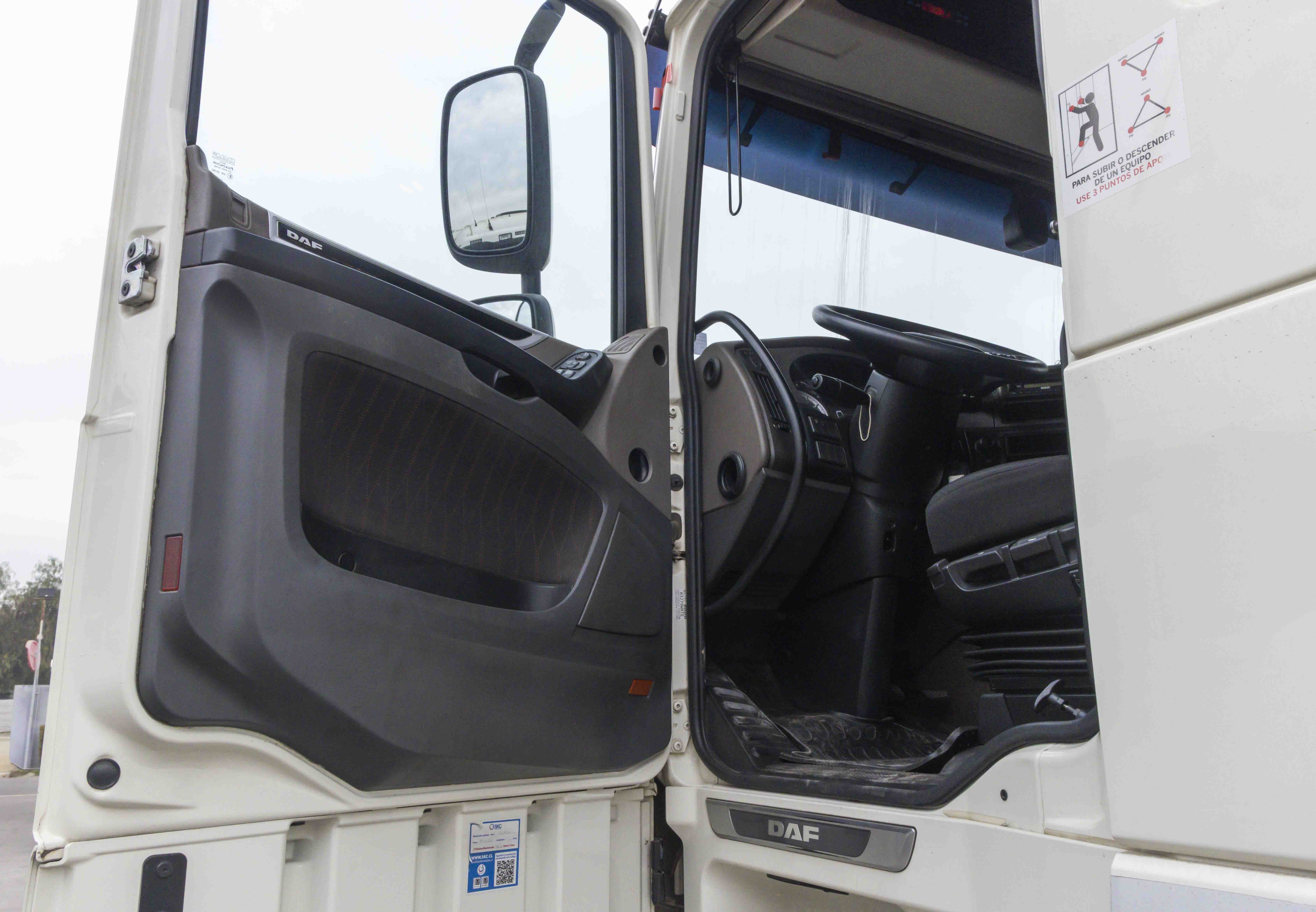 TRACTO CAMION DAF 141