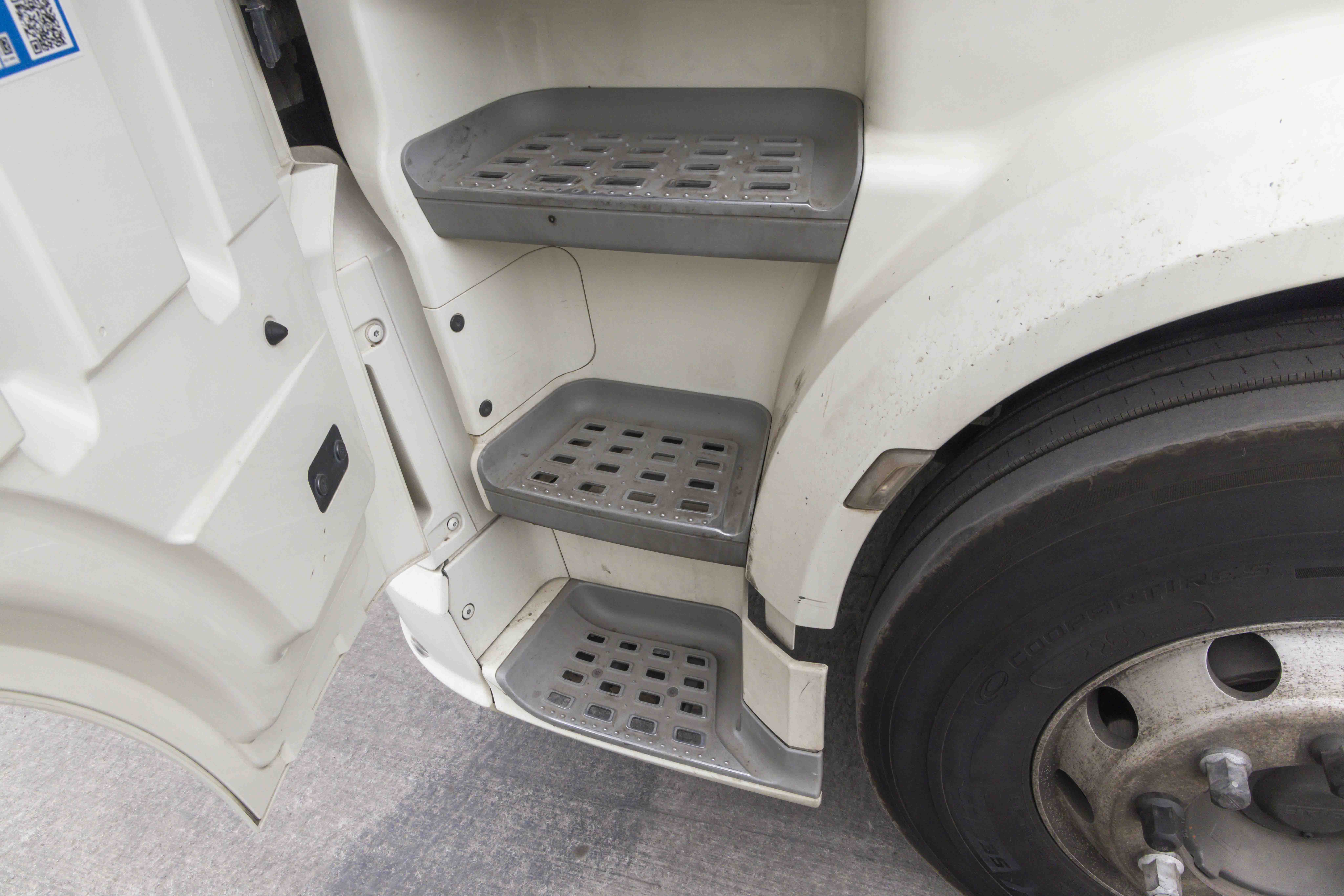TRACTO CAMION DAF 141