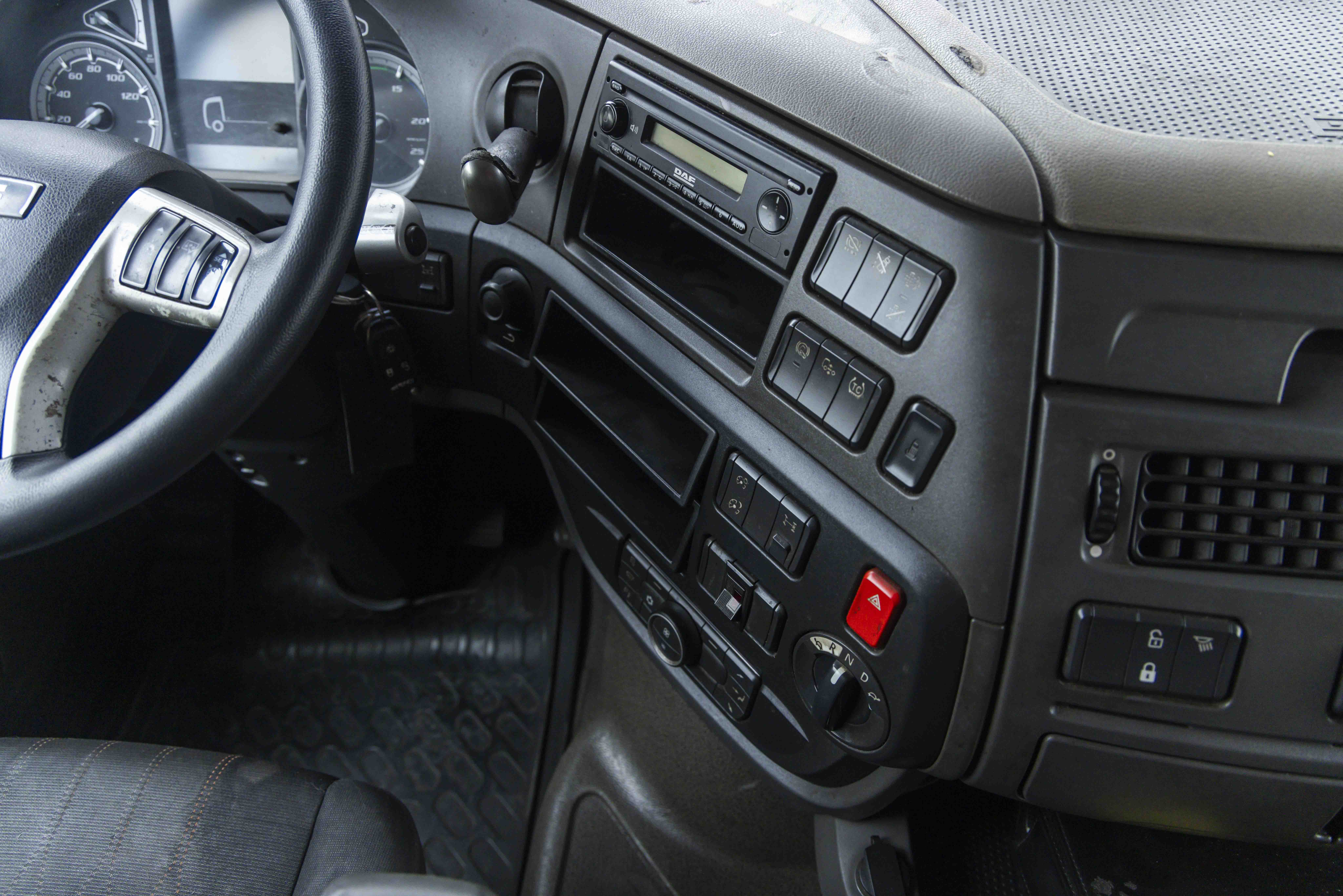 TRACTO CAMION DAF 141