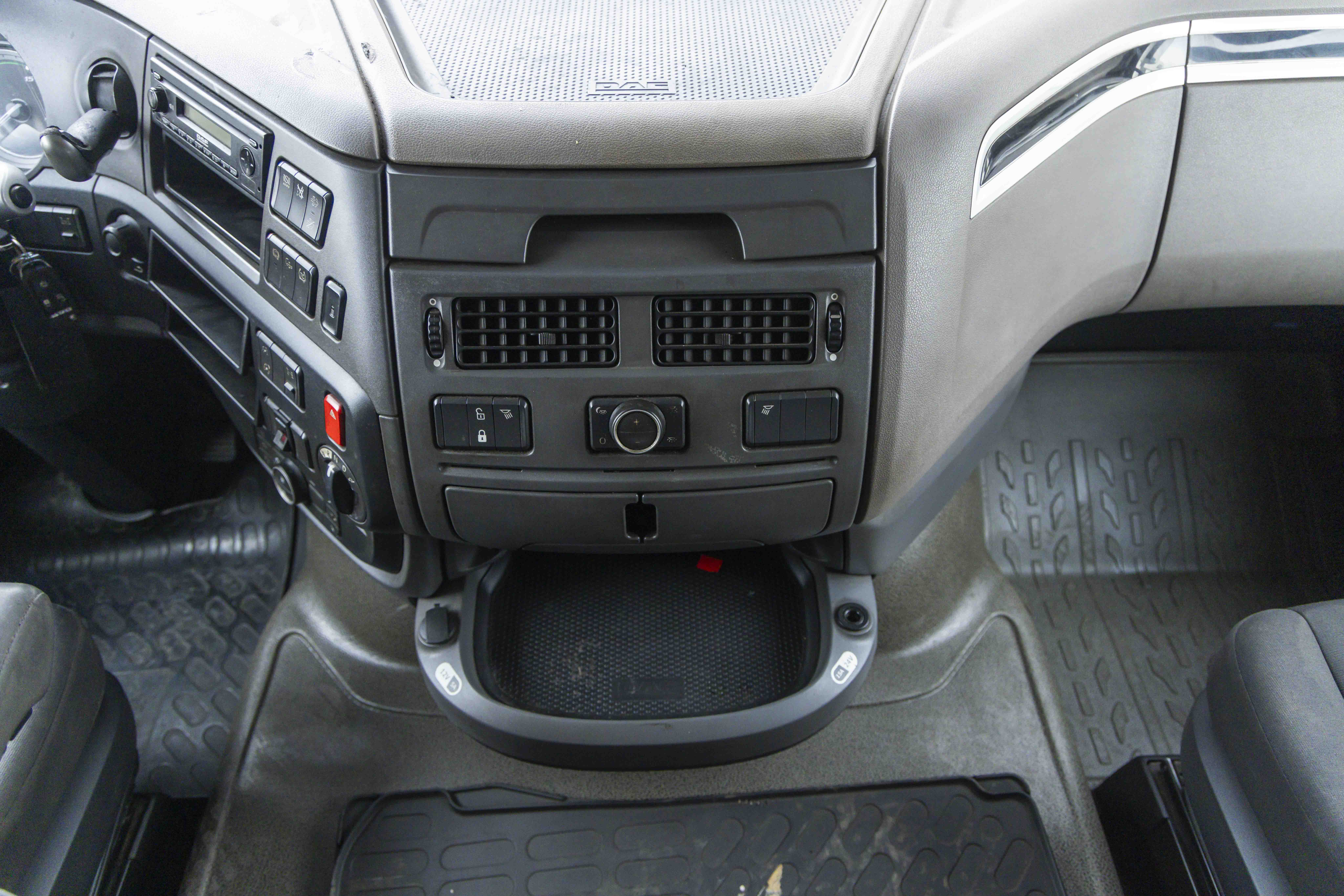 TRACTO CAMION DAF 141