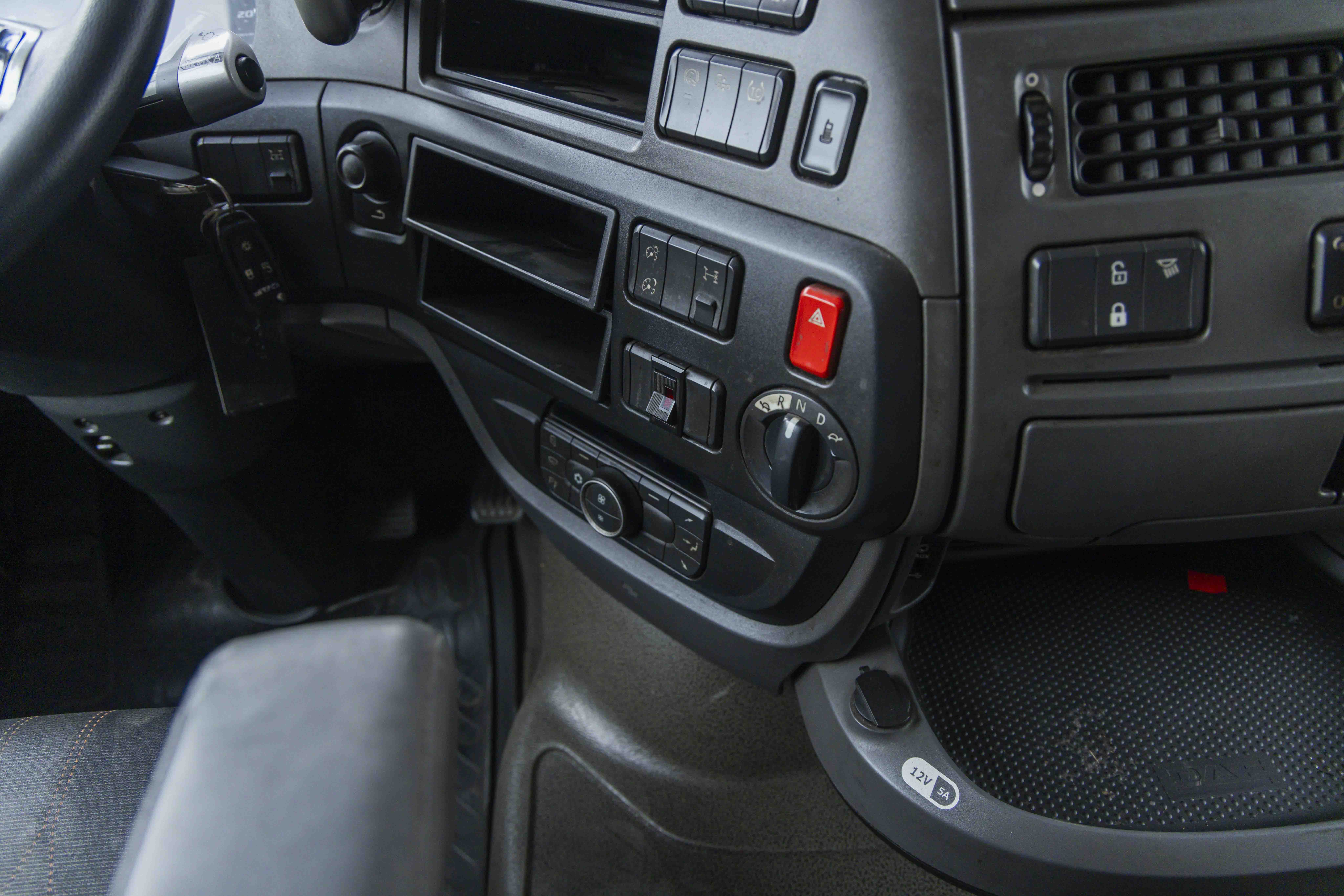 TRACTO CAMION DAF 141