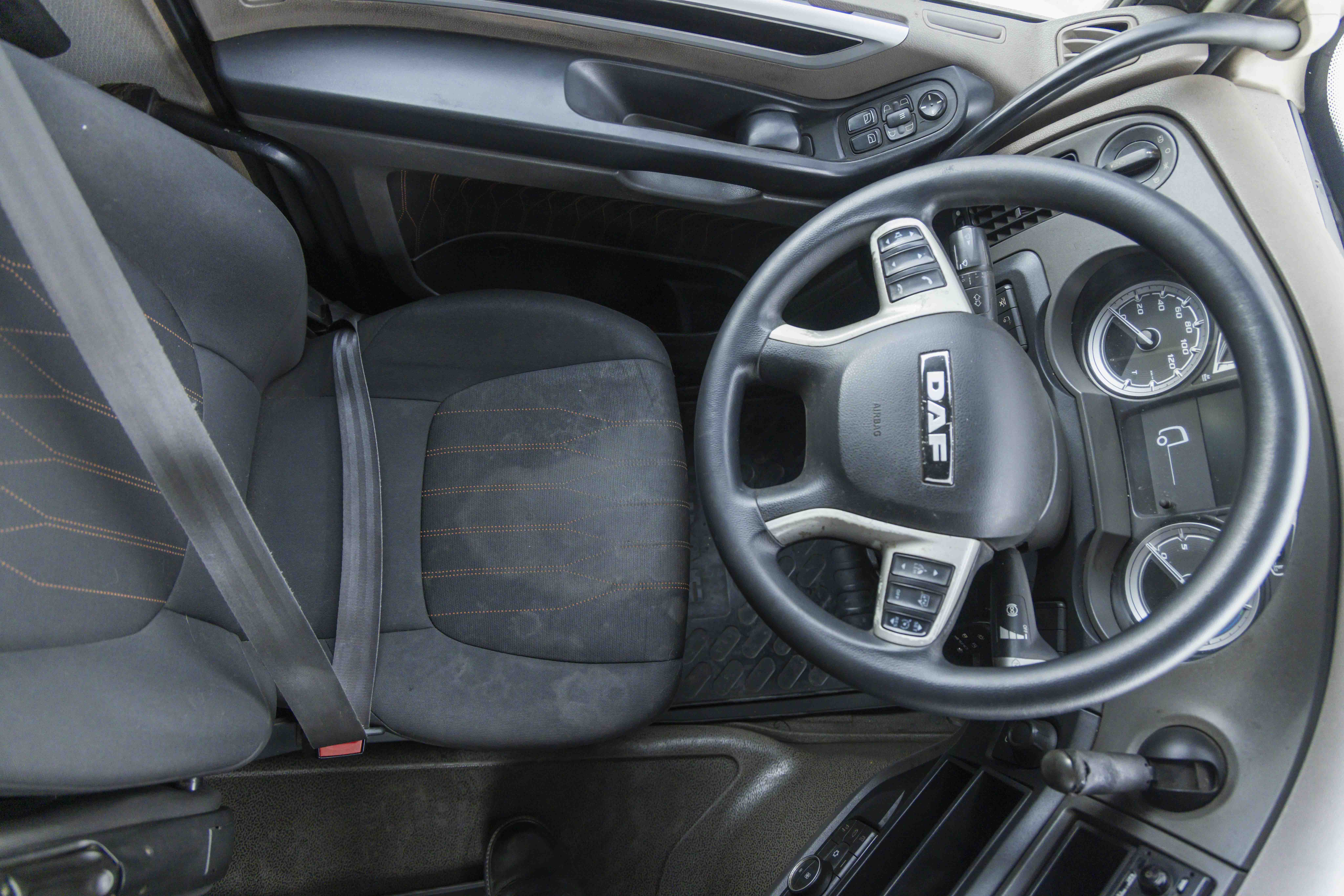 TRACTO CAMION DAF 141
