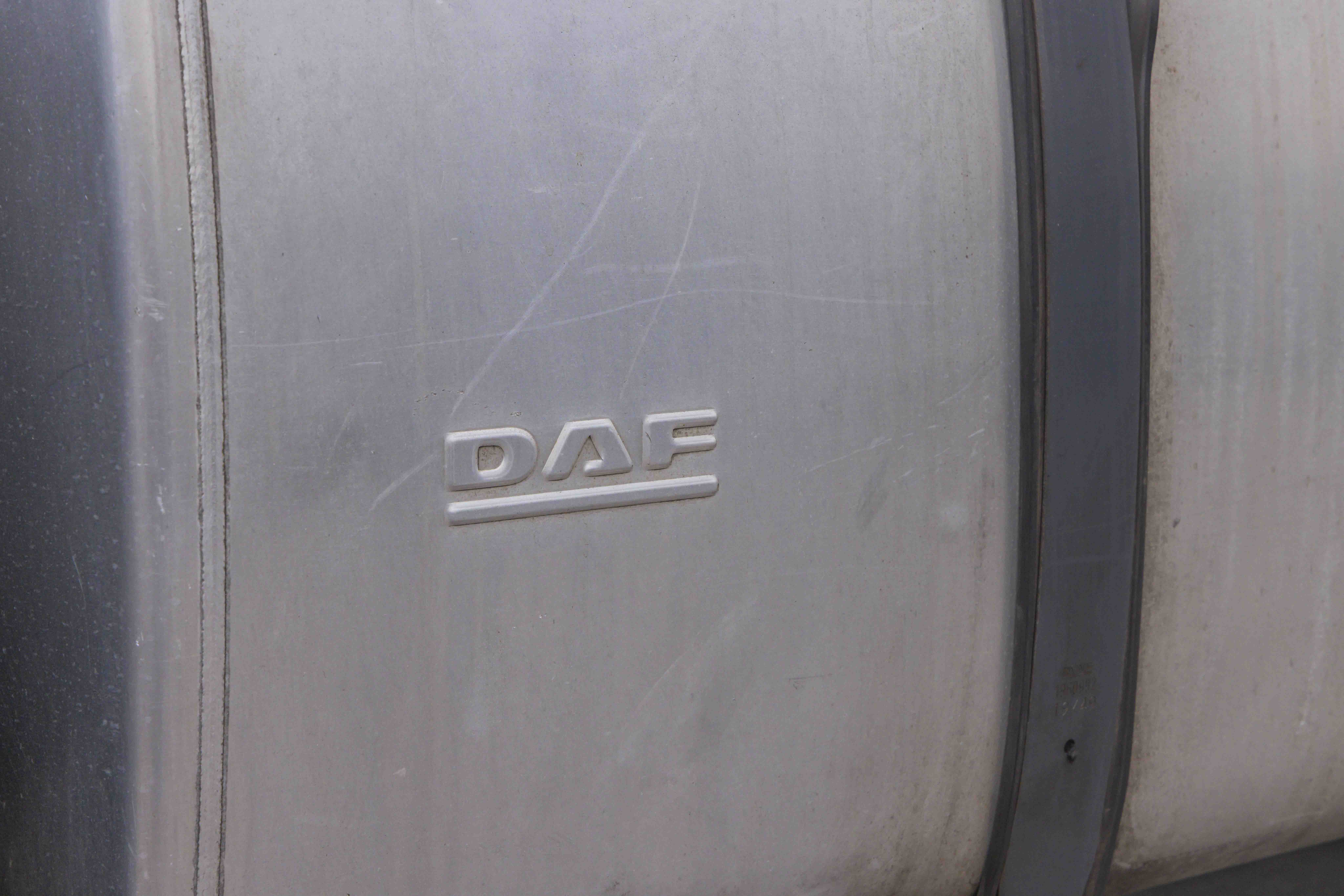 TRACTO CAMION DAF 140