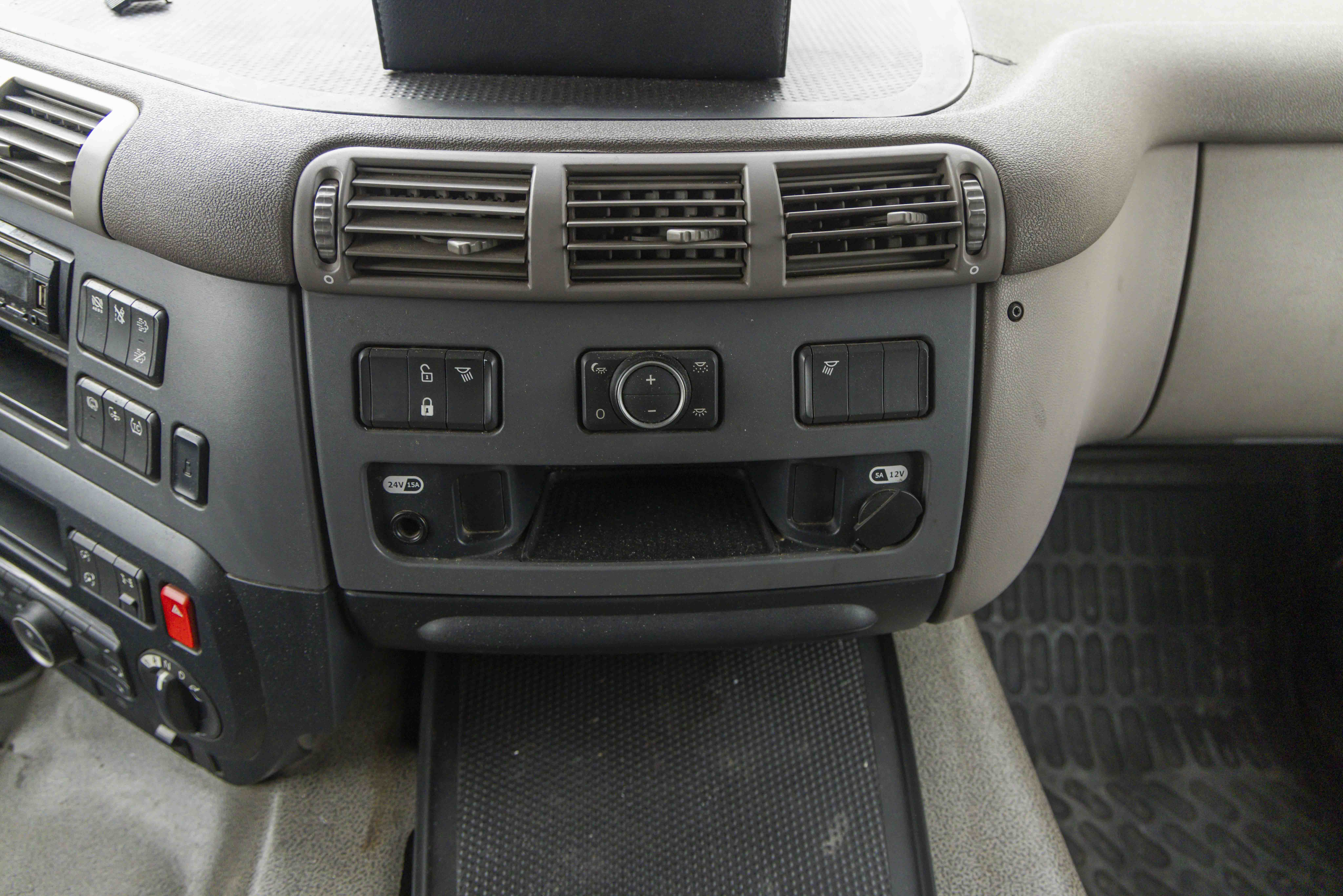 TRACTO CAMION DAF 140