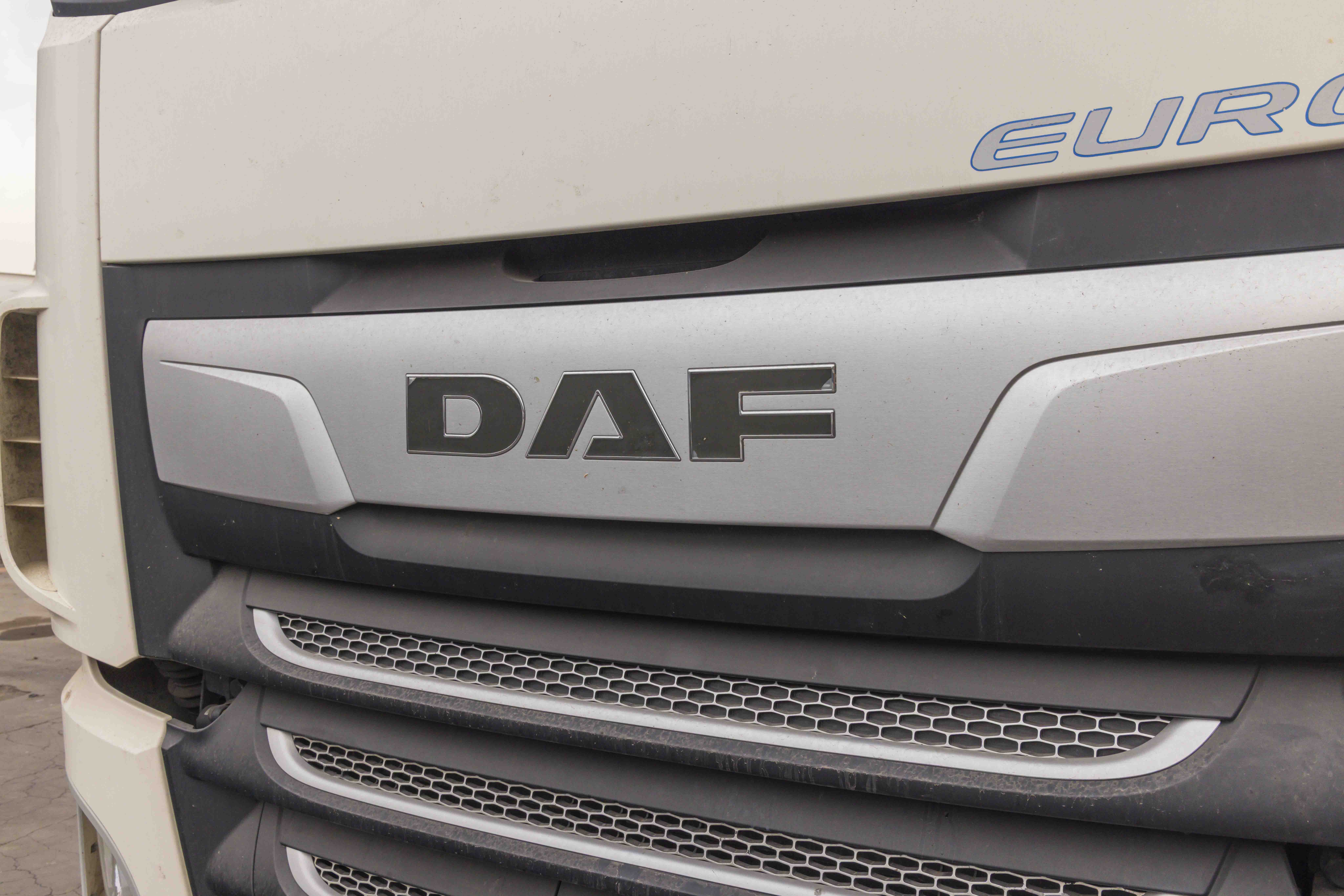 TRACTO CAMION DAF 137