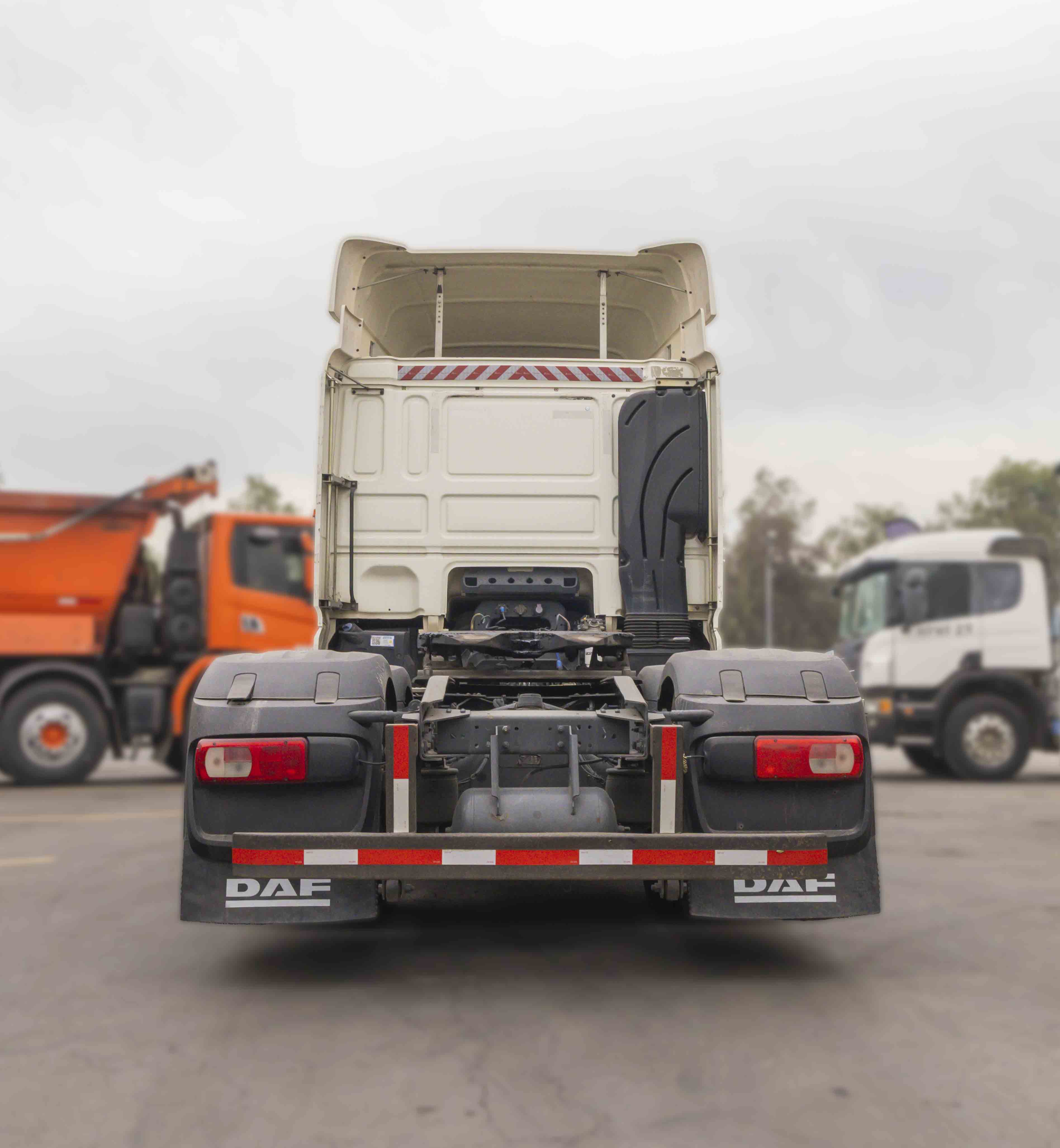 TRACTO CAMION DAF 137