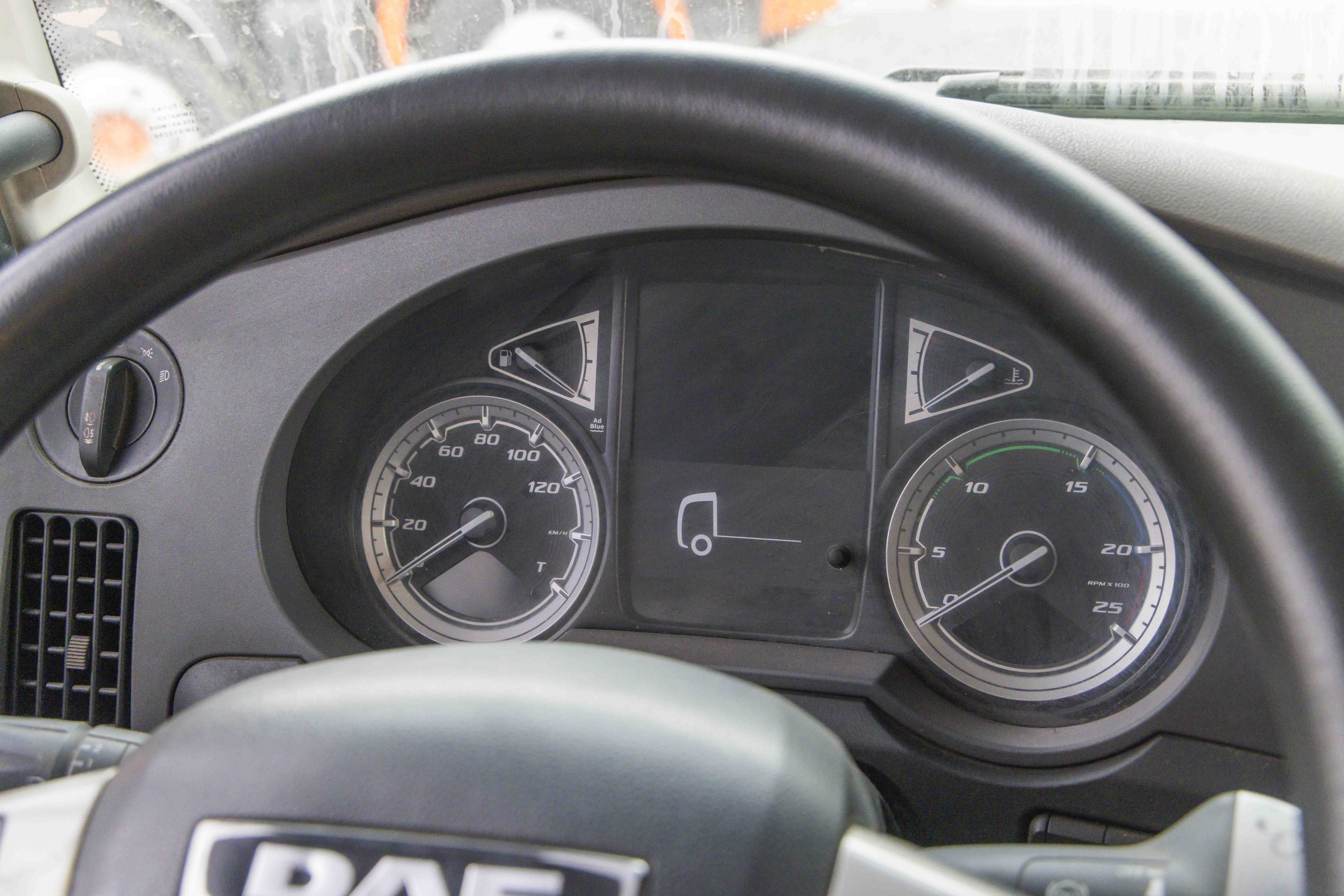 TRACTO CAMION DAF 137