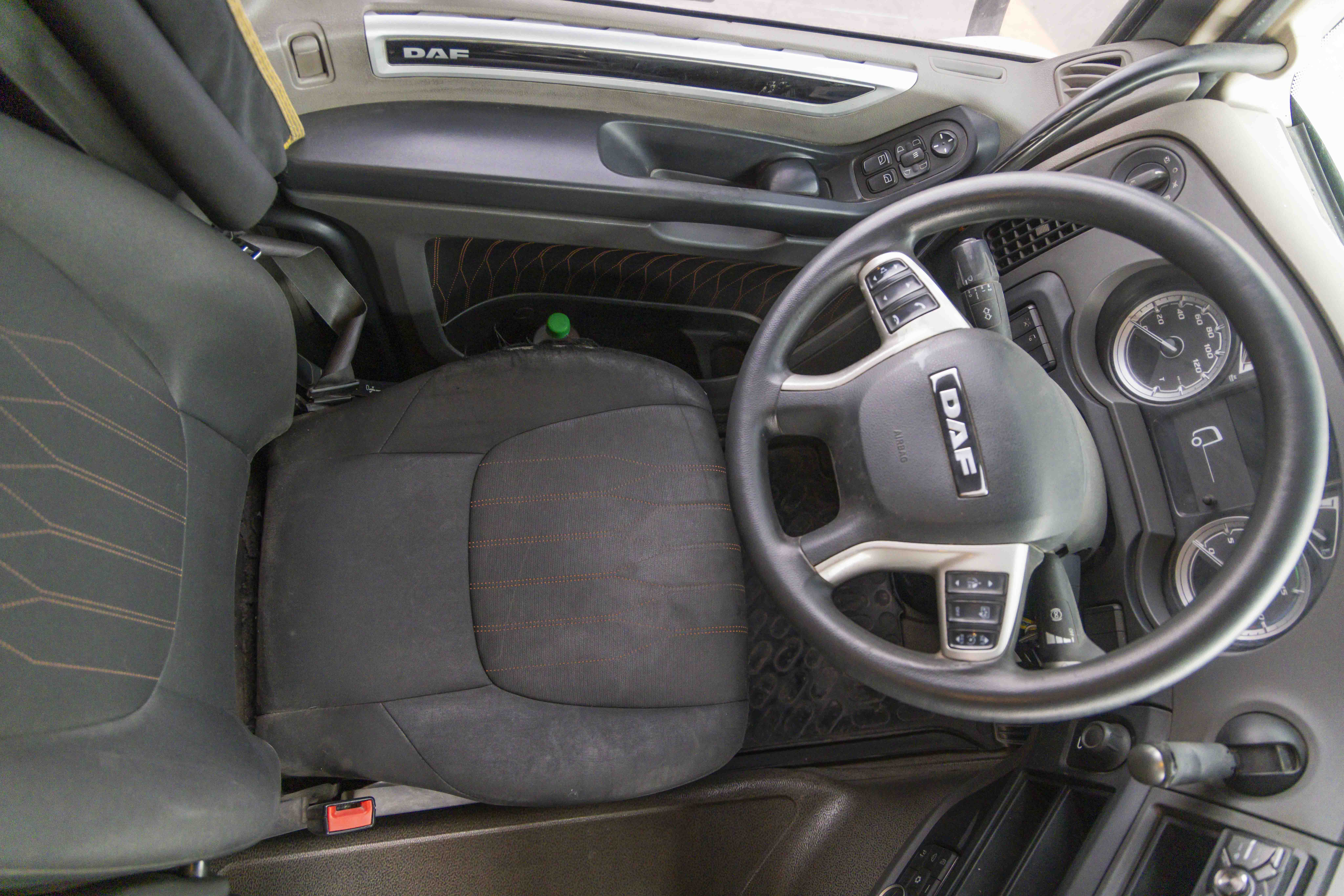 TRACTO CAMION DAF 137