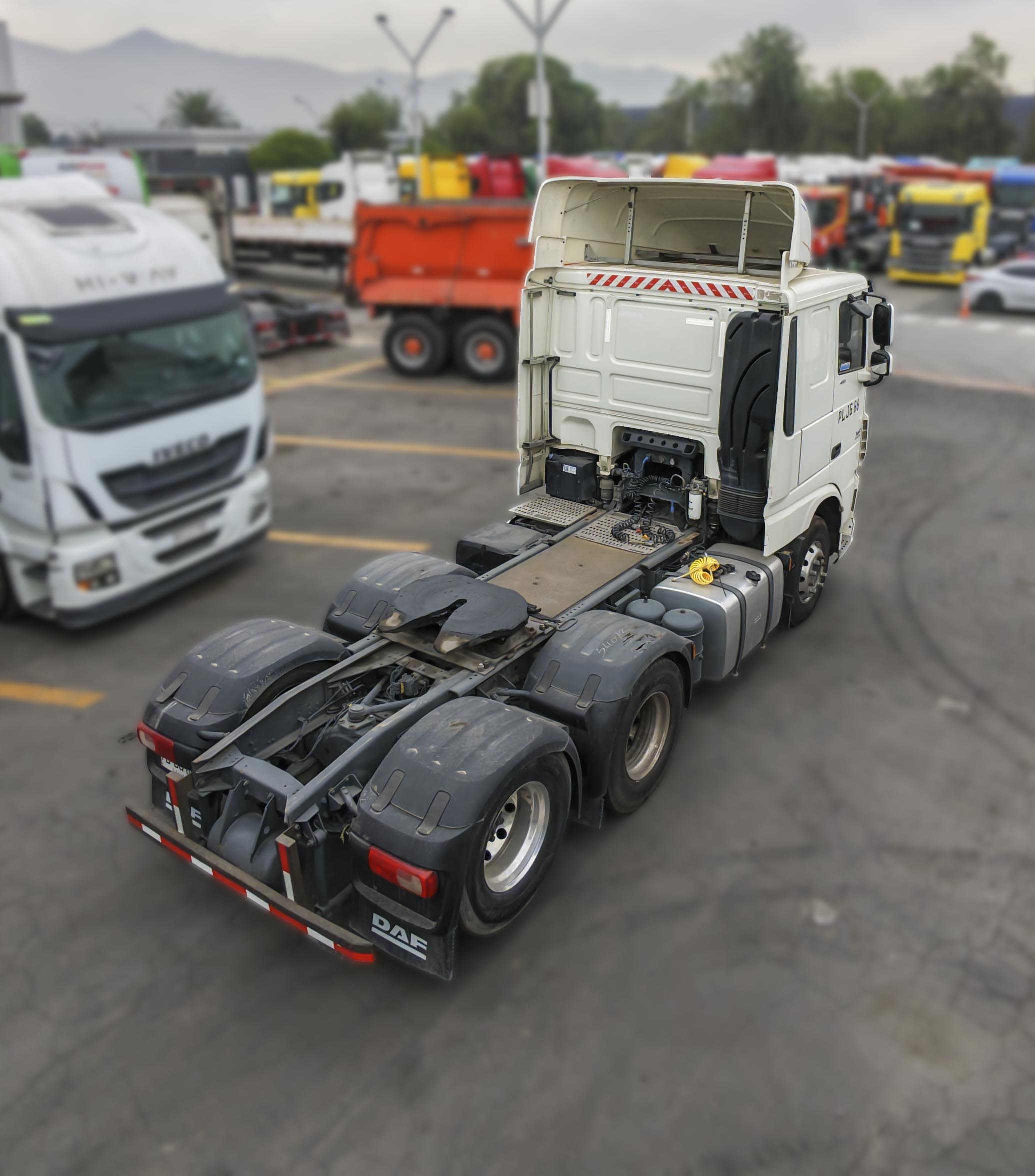 TRACTO CAMION DAF 137