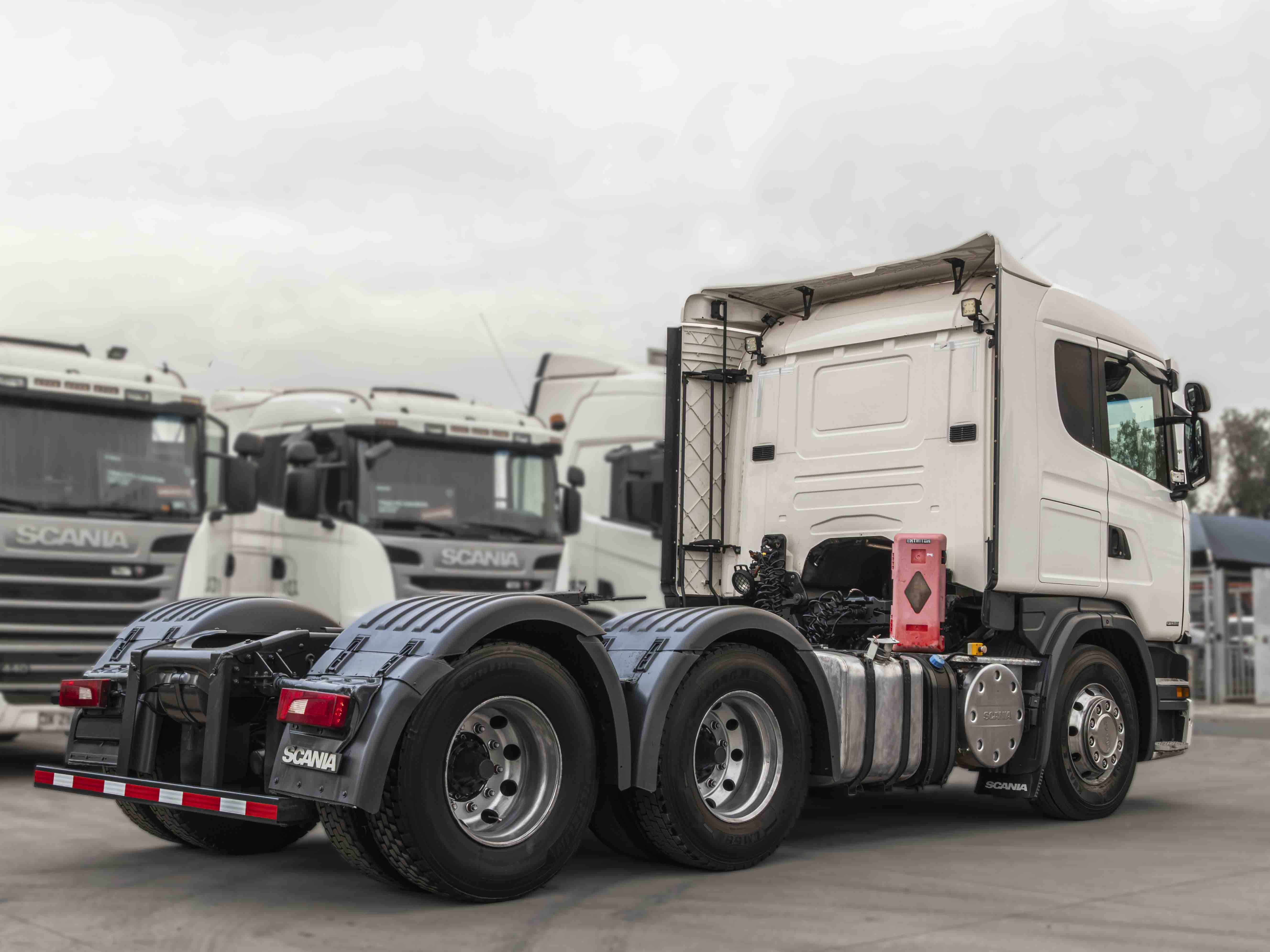 SCANIA Tracto camión 150 - foto 4