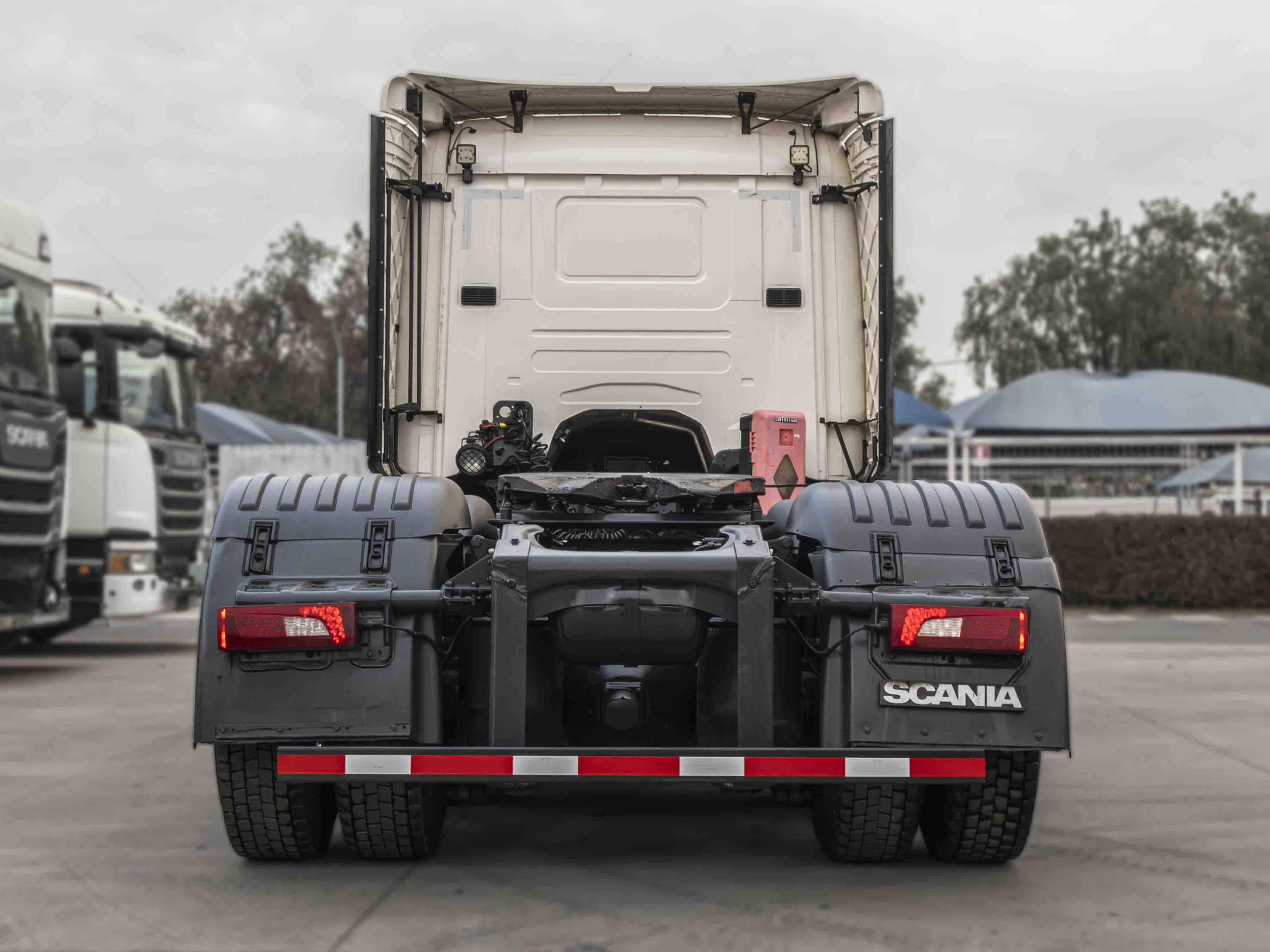 SCANIA Tracto camión 150 - foto 5