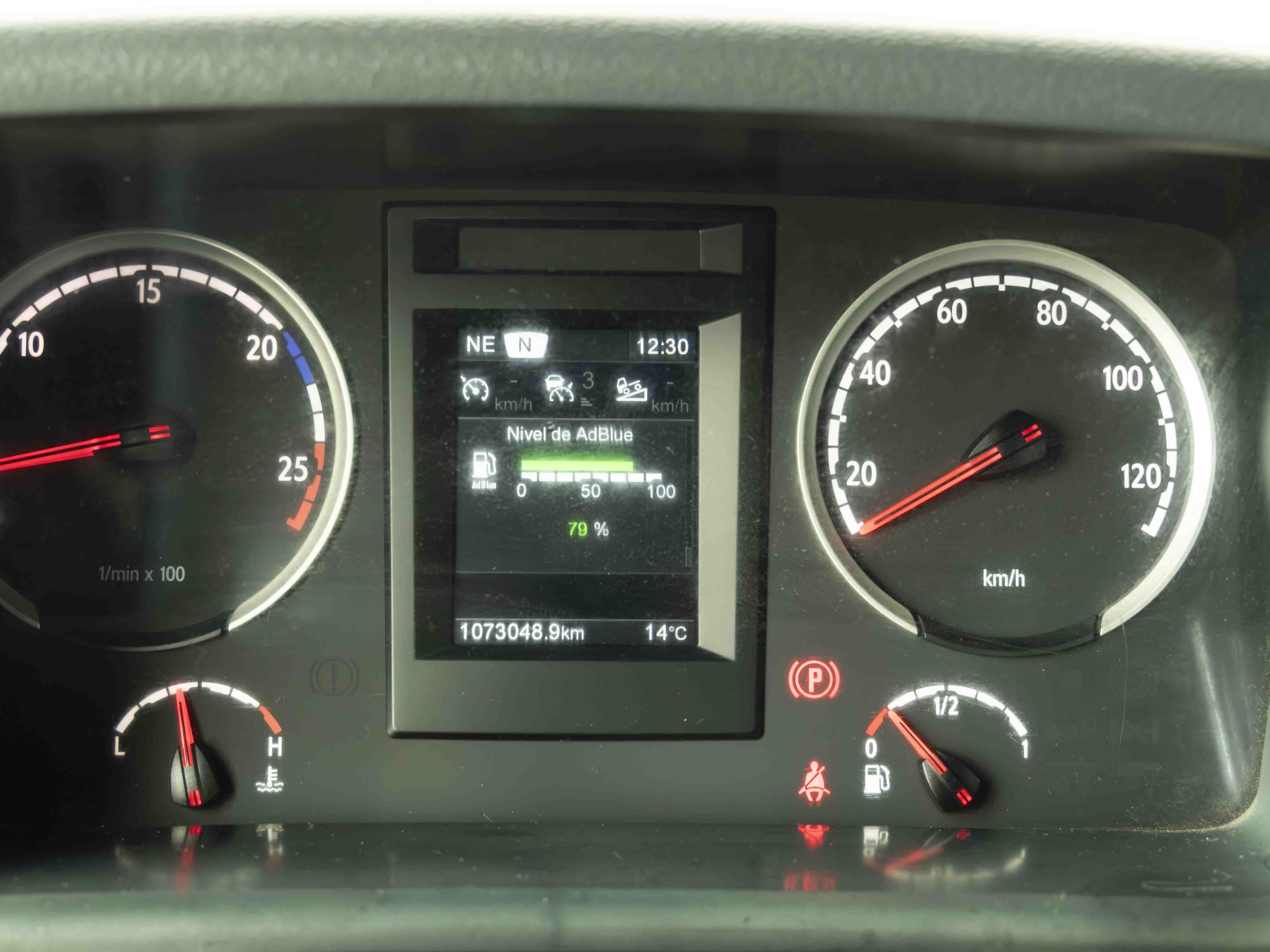 SCANIA Tracto camión 150 - foto 14