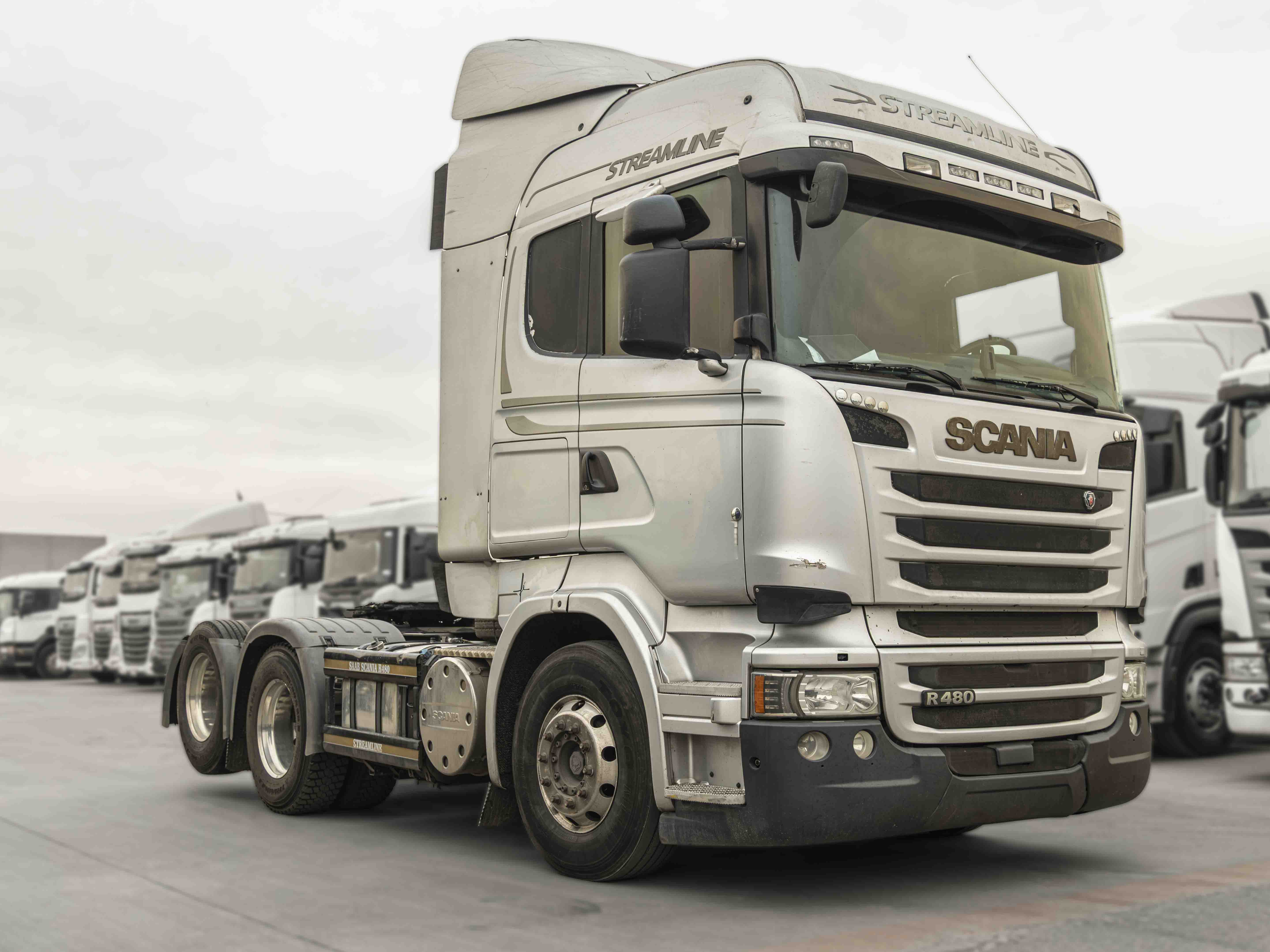 Scania Tracto Camión 157