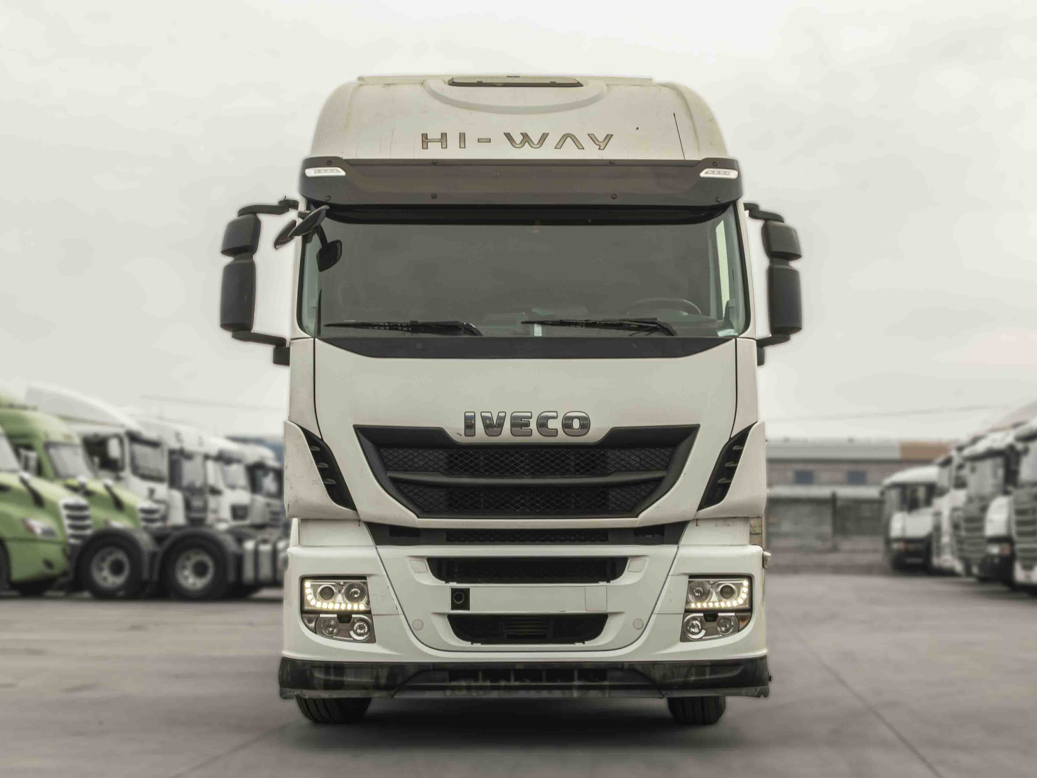 IVECO Tracto Camión 160