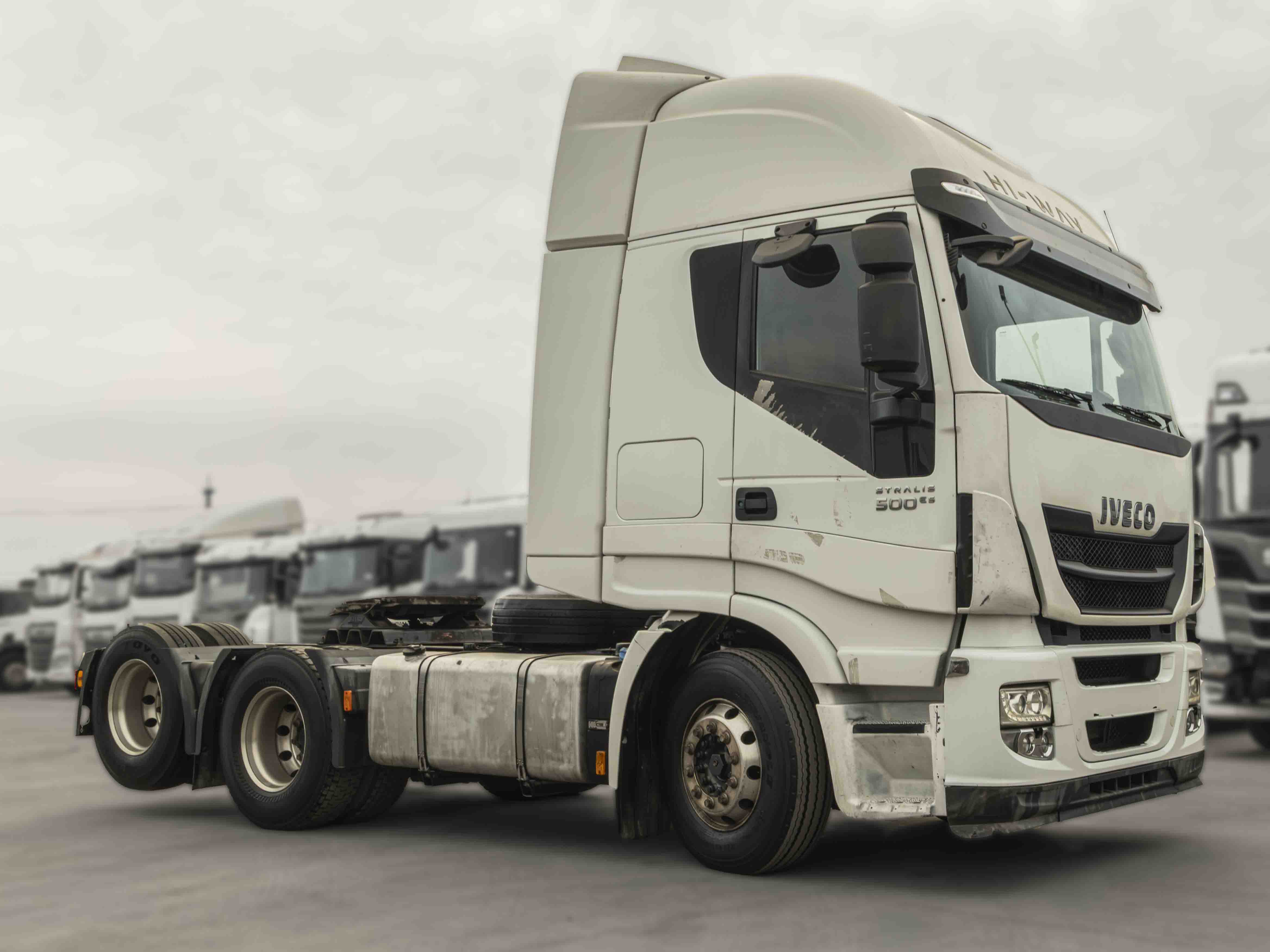 IVECO Tracto Camión 160 - foto 2